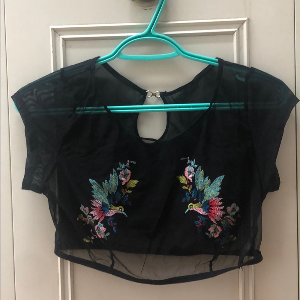 Primary mesh embroidery crop top